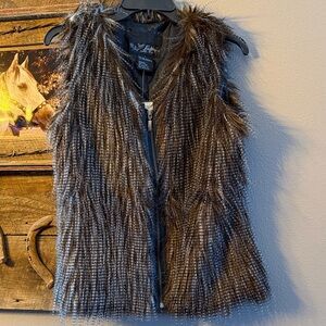 Daytrip Black Faux Fur Vest